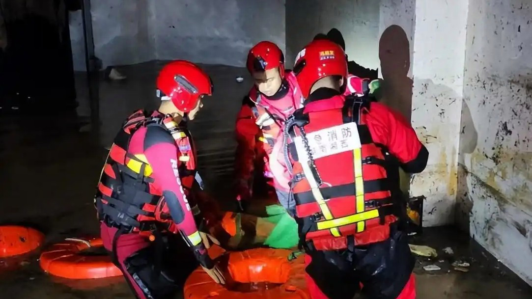 湖南一小区车库被淹 3人遇难