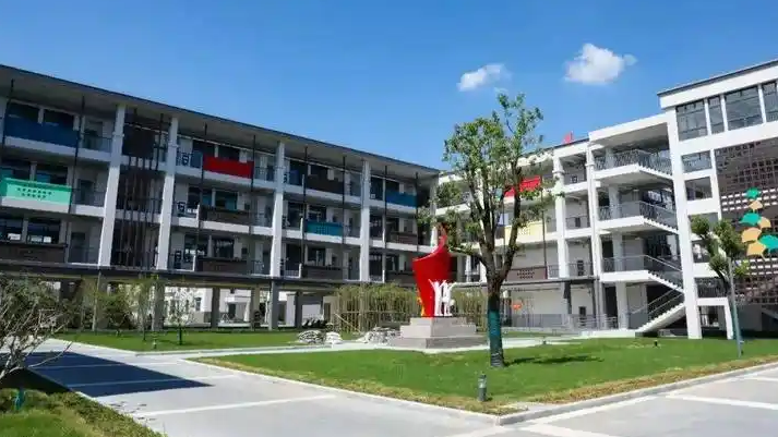 江苏多地中小学延迟到校、取消早读