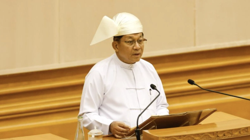  缅甸总统敏昂莱抵达北京