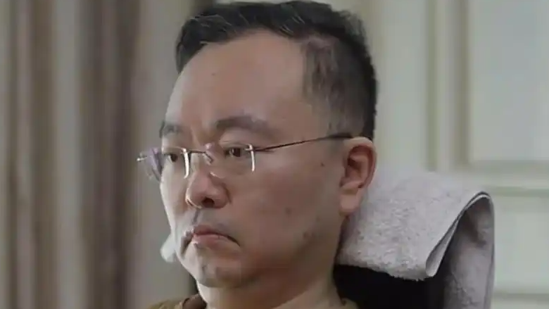  蔡磊怕拖累妻子曾主动提出离婚