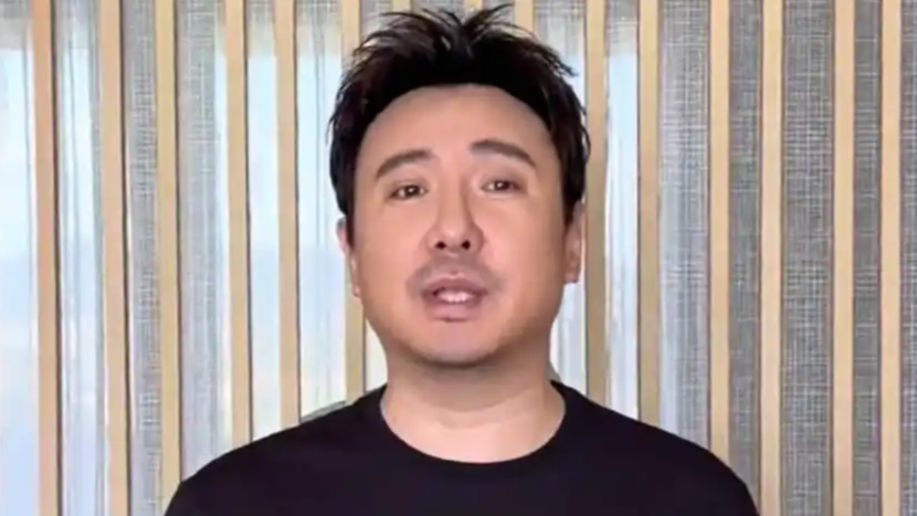 沈腾祝战友们八一建军节快乐