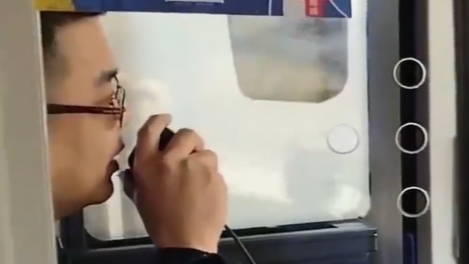 坐公交花两块钱坐出了航班的感觉