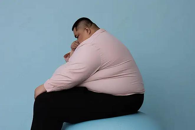 男子胸部长硬块未在意确诊乳腺癌