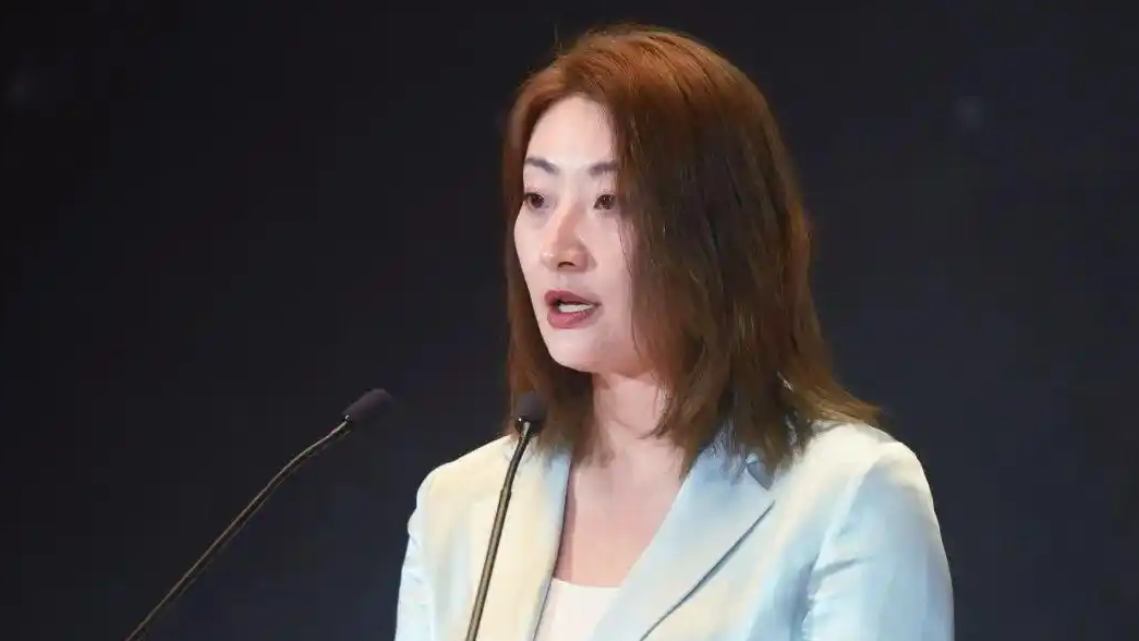宗馥莉“同父异母兄弟”成立新公司
