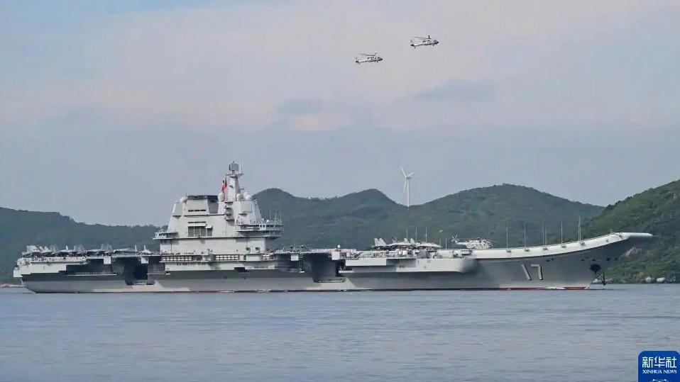  搭上歼-15战机同款电梯是什么体验