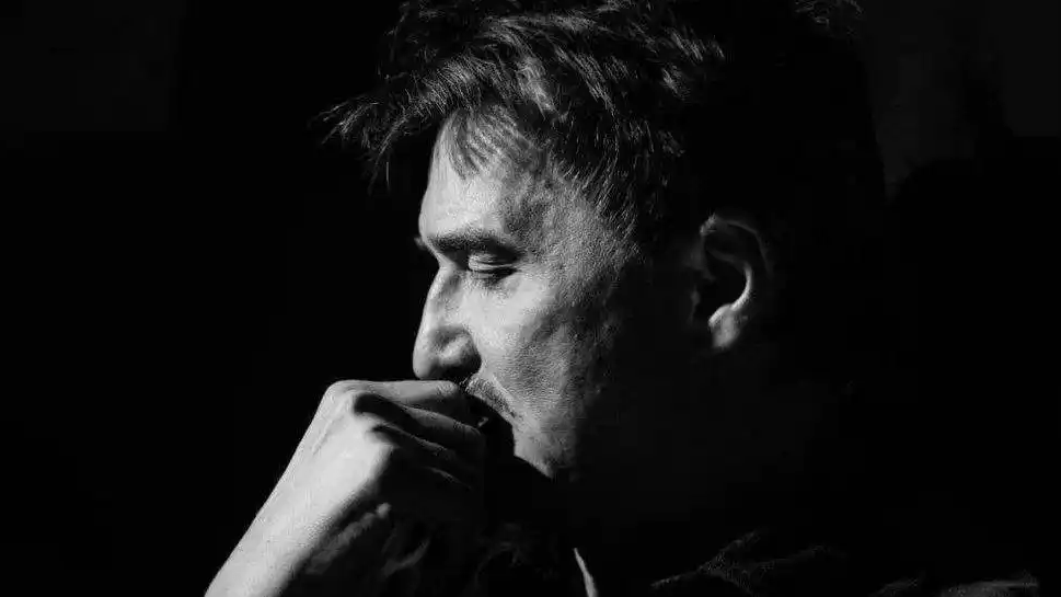 冲进海里救人的腹肌哥找到了