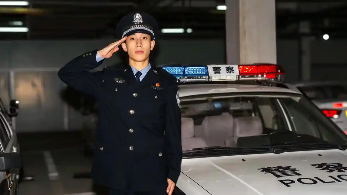 “住手 我是公安大学的！”