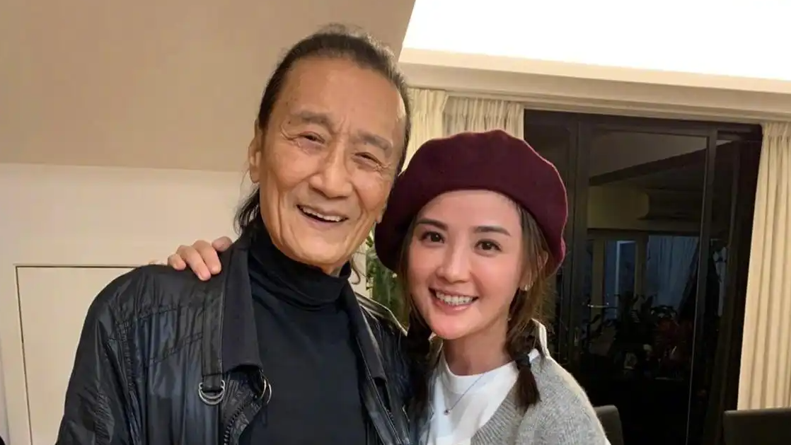  阿Sa蔡卓妍悼念谢贤