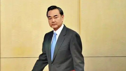 王毅会见法国外长 介绍高市言论本质