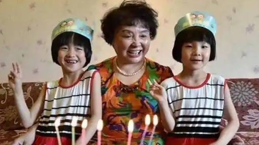  “60岁冒死生双胞胎”失独母亲现状