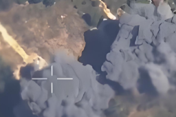   泰国出动F-16空袭柬埔寨弹药库 缩略图