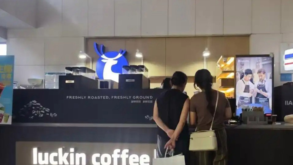 “对嘴喷奶油”门店加奶油产品下架