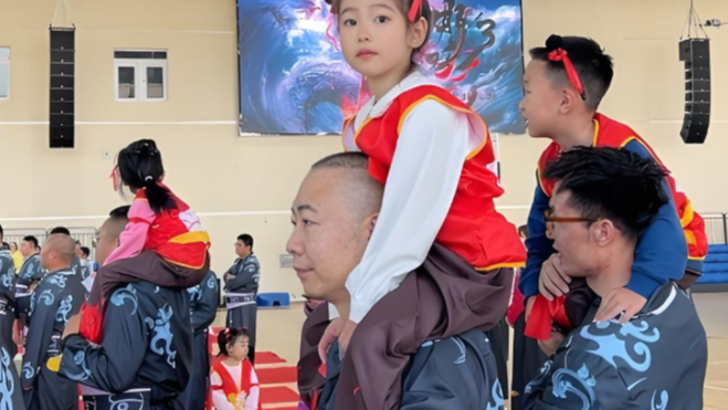  退伍军人当全职爸爸：曾深夜2点出走