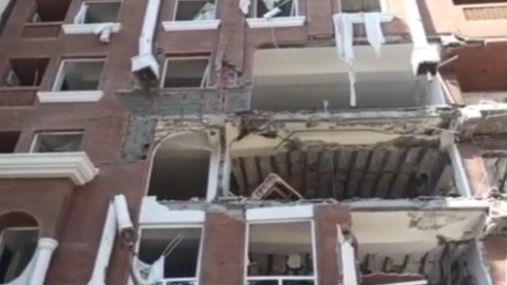 伊朗阿巴斯港一楼房发生爆炸