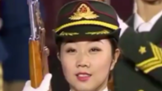 重溫中國(guó)女兵閃耀莫斯科紅場(chǎng)