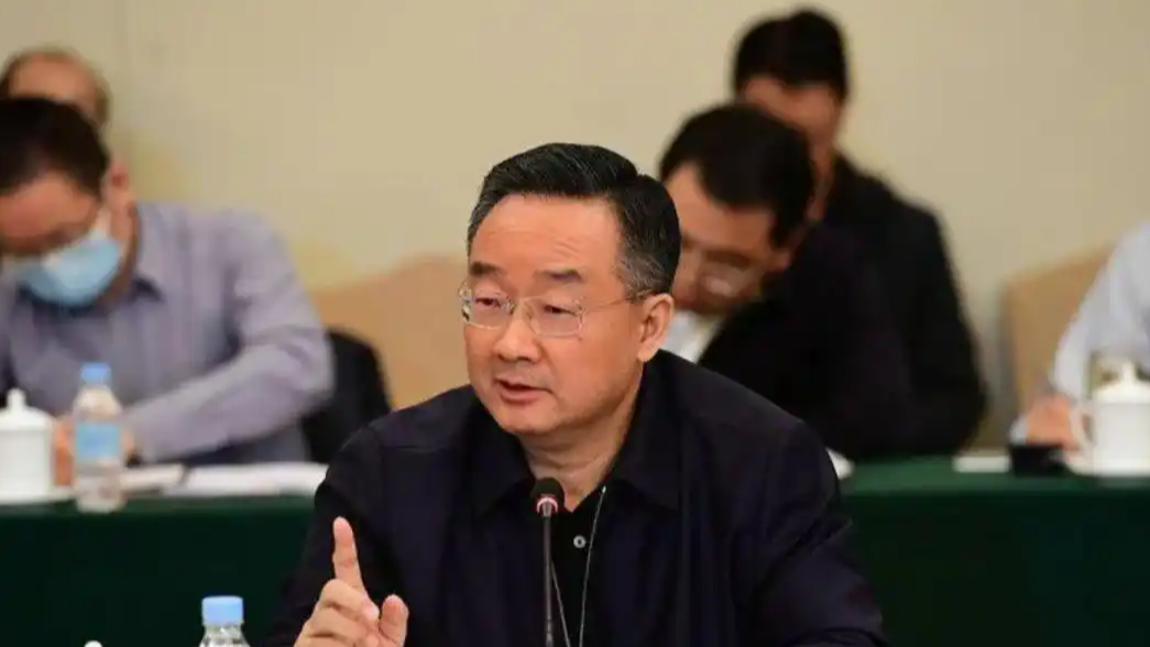 唐仁健镜头前落泪忏悔：现在悔之晚矣