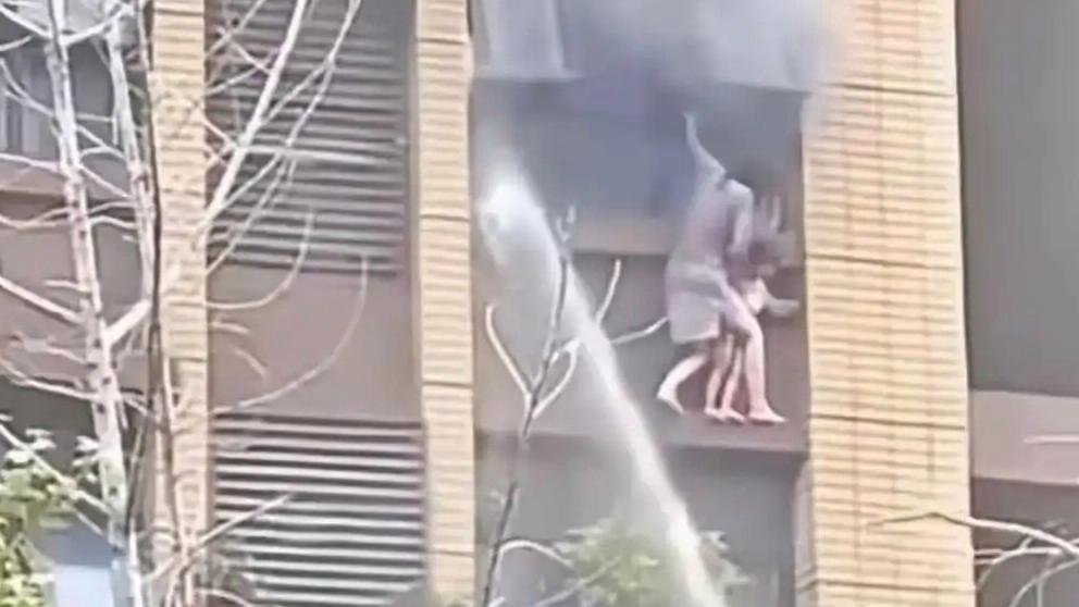业内人士谈连云港母女坠楼消防救援
