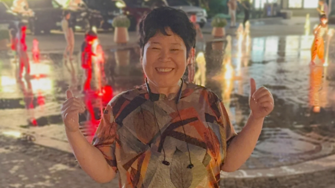 戚薇称自己医美过度 眉毛完全动不了