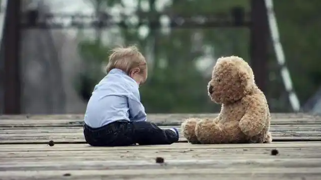 孩子这5种表现可能是孤独症