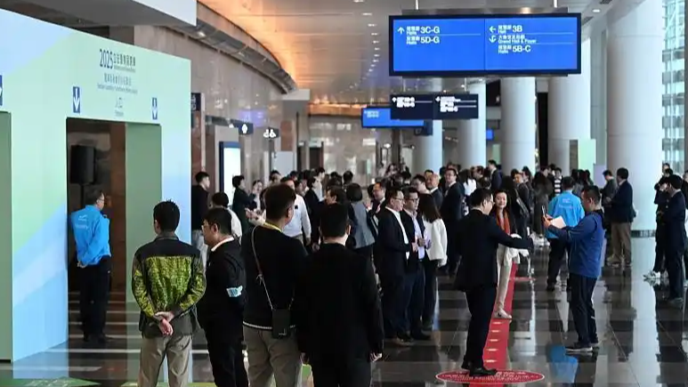 90人当选香港新一届立法会议员