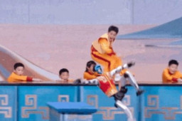   外国网友从中国春晚发现一个信号 缩略图