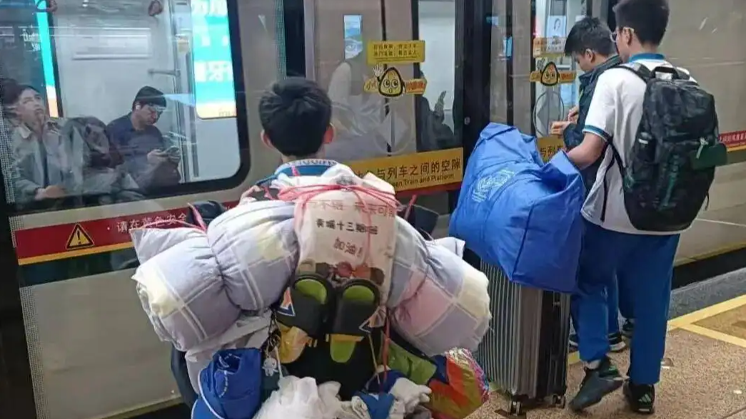  广州一初中生放假回家的视频火了