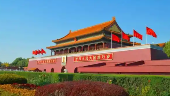 成龙梁家辉变老顽童 现场互怼