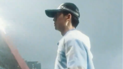 苏超赛场现“警版李现”