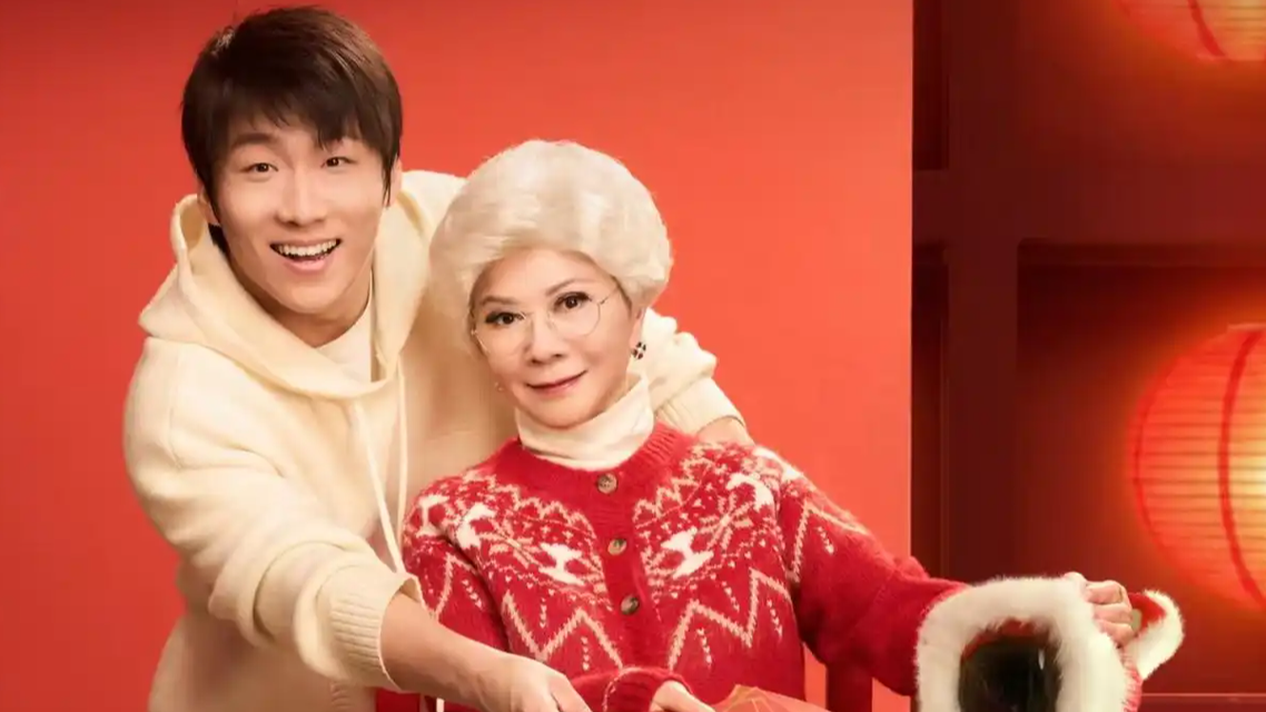  仿生人形机器人首登春晚舞台