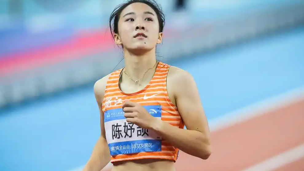 16岁陈妤颉获女子百米冠军