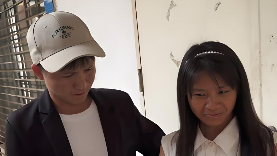  网红小英老公退出2人关联公司