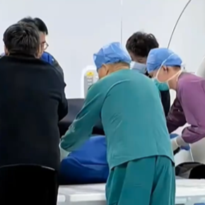 25岁小伙工作中上吐下泻 下班后离世