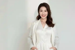 黄景瑜签约航天公司CEO曾是央视主持