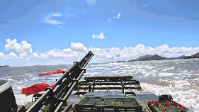 解放军海陆铁骑专职登岛“踹门”