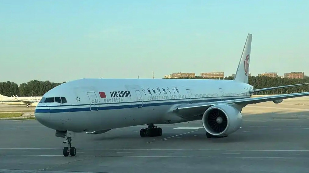 首架接撤离伊朗中国公民航班抵京