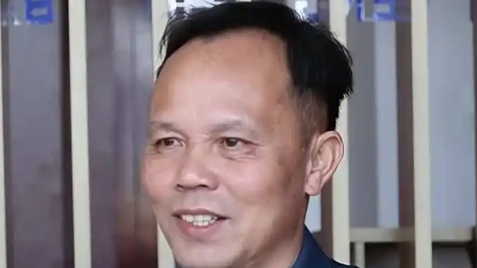 入伍30年的一级军士长光荣退休