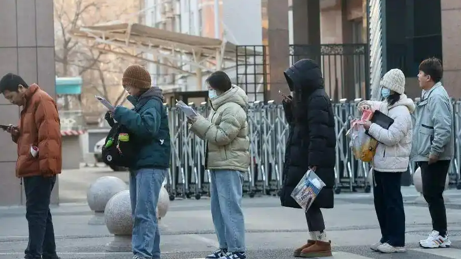 国考打破35岁门槛后 他们决定去考公