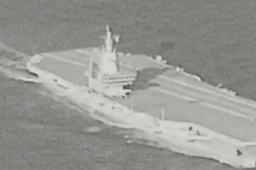   福建舰入列后首次通过台湾海峡 缩略图