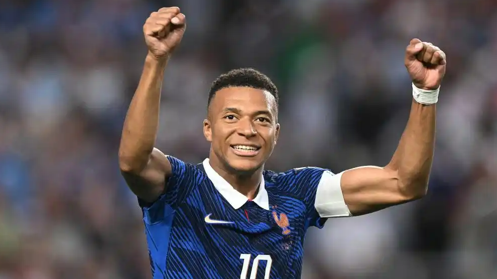  法国队3-0大胜伊拉克 提前小组出线
