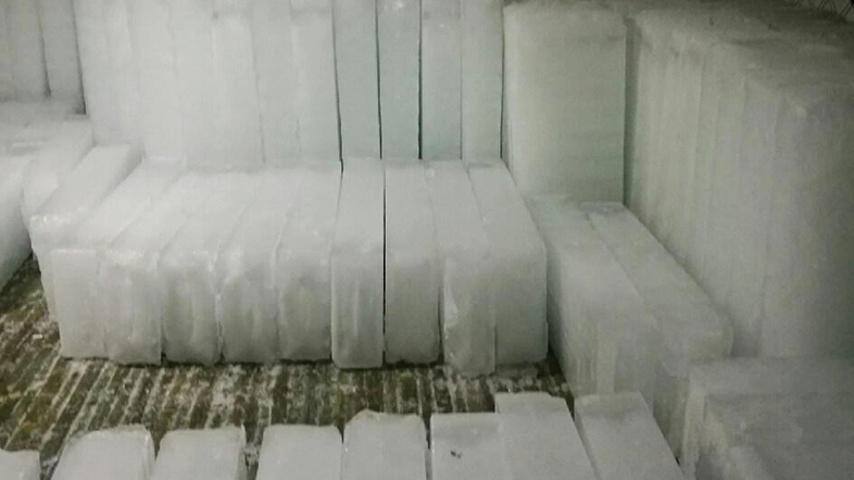  南京运一万块冰块为观众和球员降温