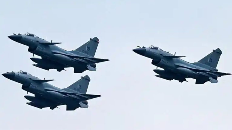 巴副總理證實(shí)：用殲-10擊落印軍戰(zhàn)機(jī)