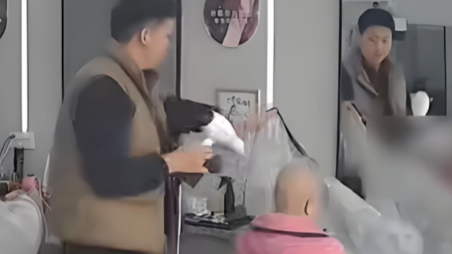  店主得知顾客剃光头缘由后免单
