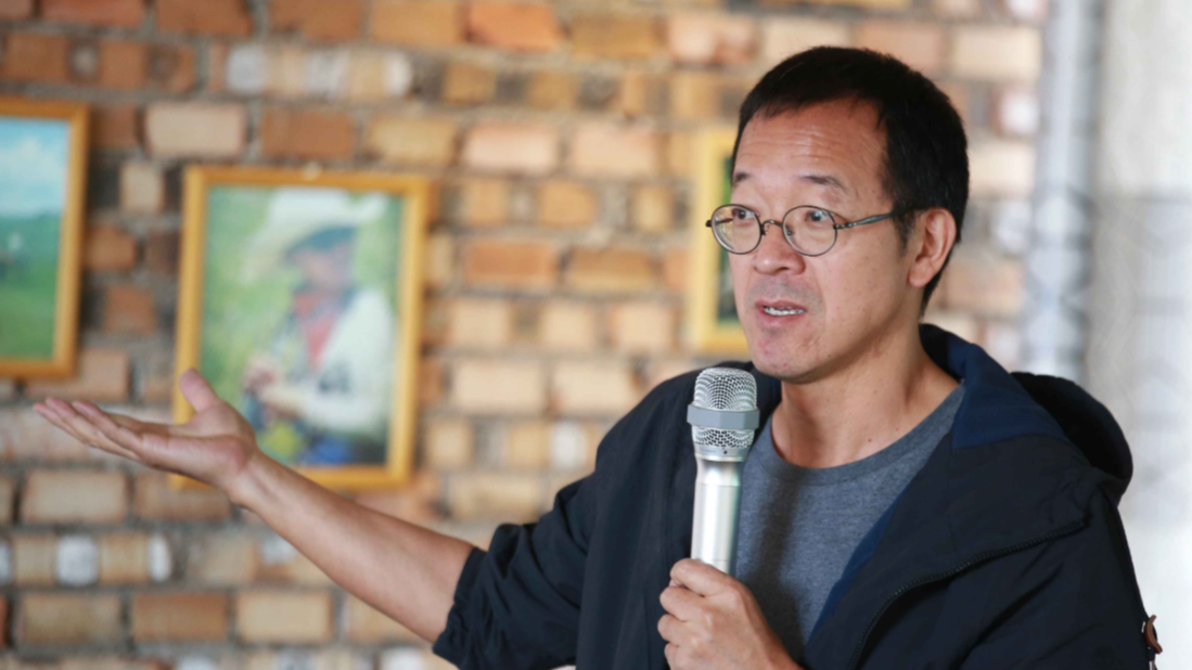 俞敏洪回应员工写信吐槽加班