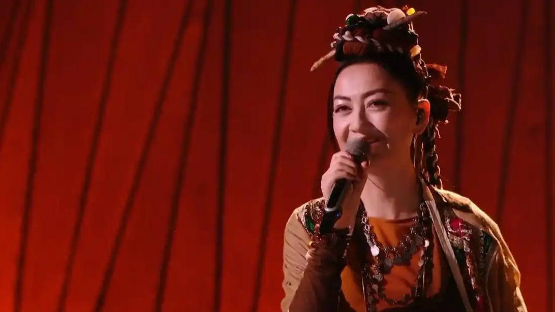  者来女《歌手》表演被说像跳大神