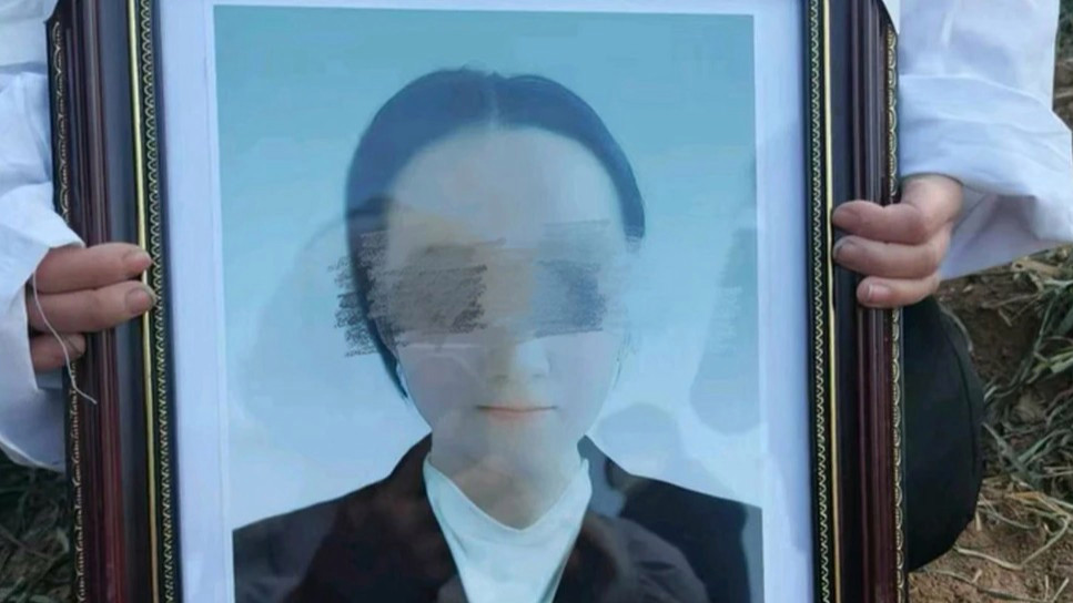 家暴妻子致死案被告当庭翻供