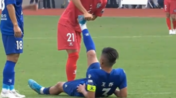  盐城1-0宿迁 登顶苏超第一