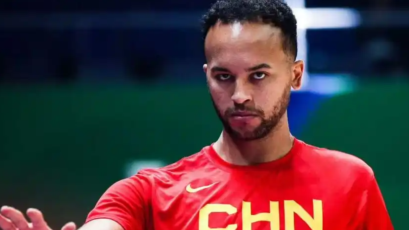 12月24日，NBA官网显示李凯尔国籍已恢复为美国籍，他曾于2023年7月24日成为中国男篮首位归化球员。