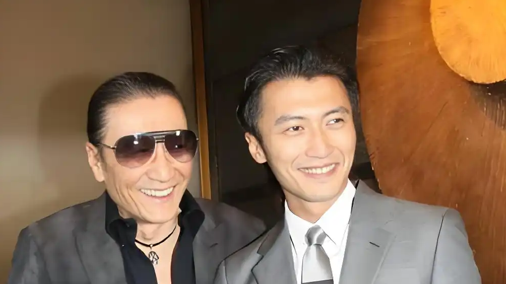  谢霆锋曾向爸爸道歉 并感谢养育之恩