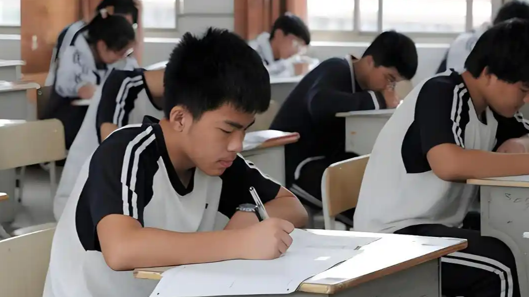 湖南：禁止携带银行卡公交卡进考场
