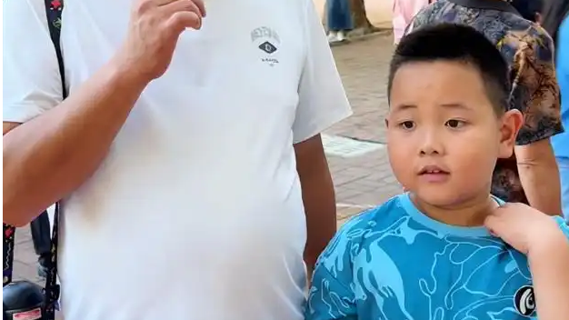  第一批“20后”上小学了